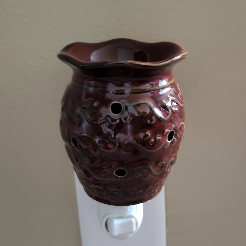 NIB Roma Scensy Plug-In - Picture 2 of 4